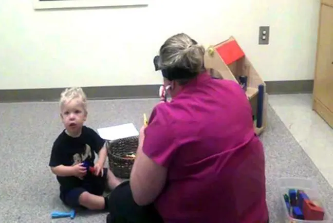 Graph showing toddler alerts to different sound types across ASD, DD, and TD groups