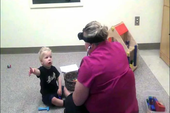 Graph comparing attempts to share sounds between ASD, DD, and TD groups