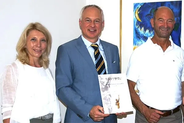 Pascal Mangold receiving Grand Prix Mittelstand Nomination Certificate